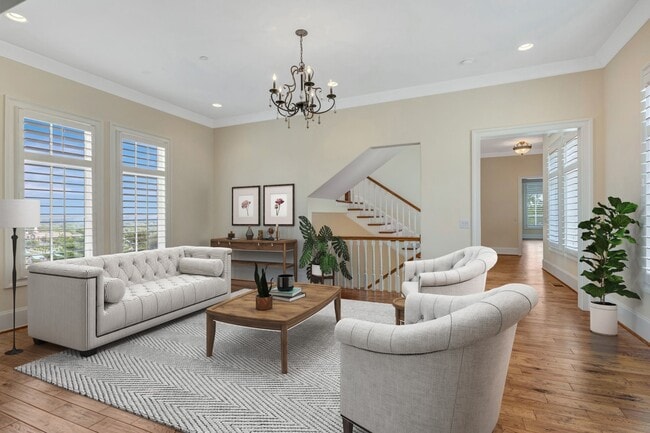 Building Photo - 5014 Mountview Pl