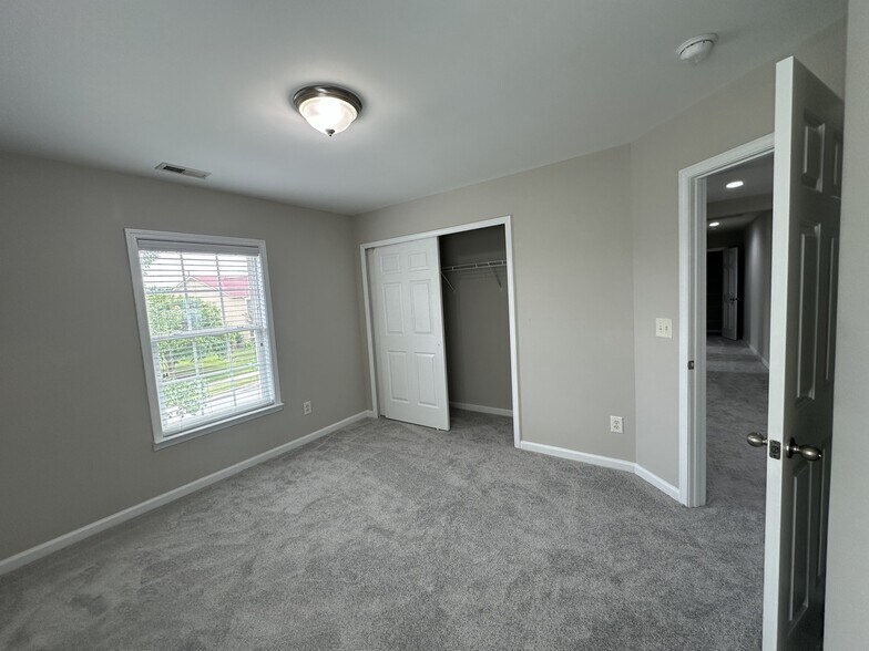 Building Photo - 205 Bog Hill Ln