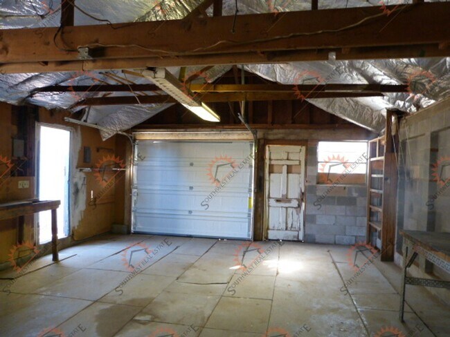 Building Photo - 1016 Axtell St