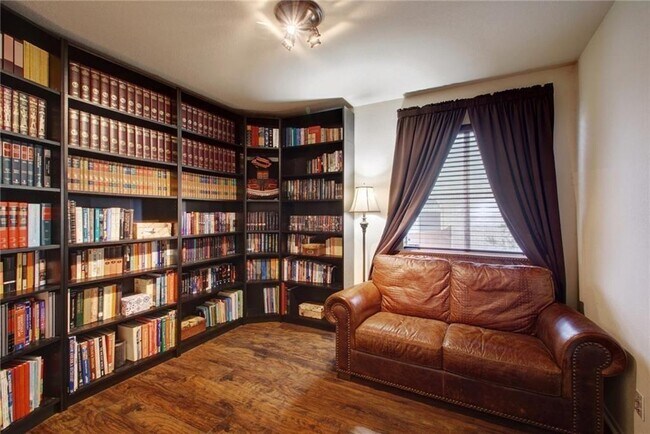 Building Photo - 3303 Cave Dome Path