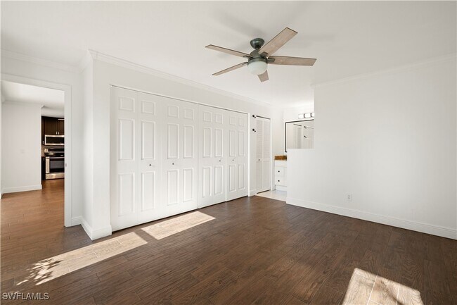 Building Photo - 3139 Boca Ciega Dr