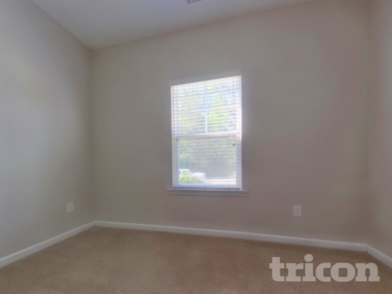 Building Photo - 338 Brookwood Crossing