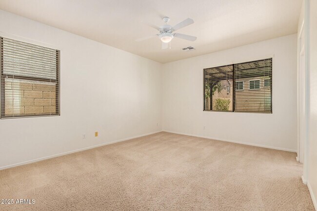 Building Photo - 298 E Diamond Trail