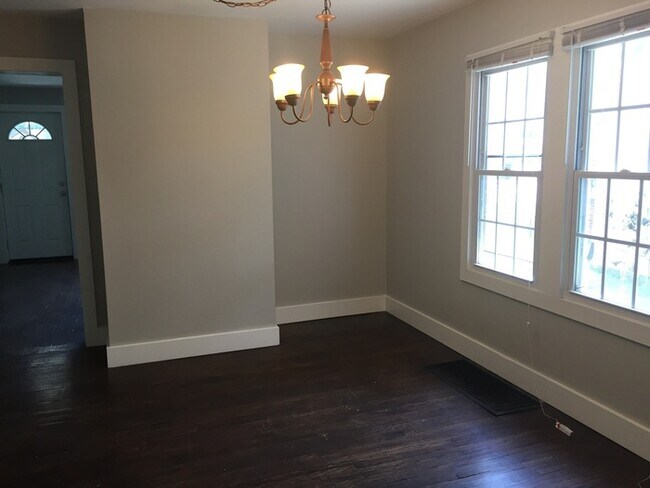 Building Photo - Wedgewood Houston!!!  3 Bed 1 Bath House Convenient to Belmont, Lipscomb & Vandy!