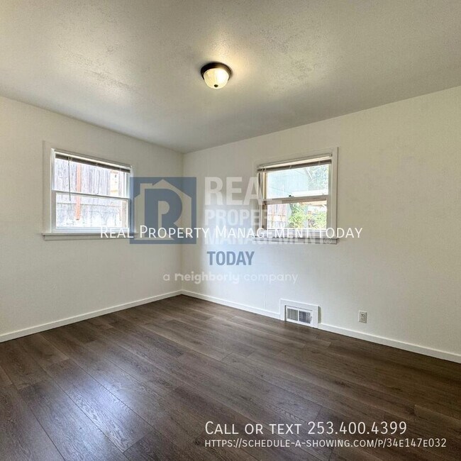 Building Photo - 2021 E 72nd St