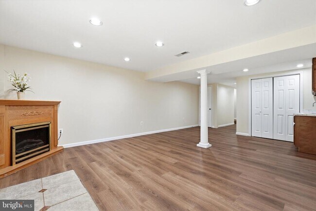 Building Photo - 1322 Hazel Nut Ct