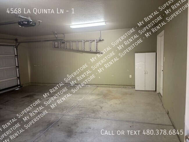 Building Photo - 4568 La Quinta Ln