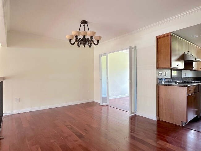 Building Photo - Spacious 3-Bedroom Condo for Rent in UTC –...