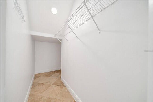 Building Photo - 2333 Pinehurst Ct