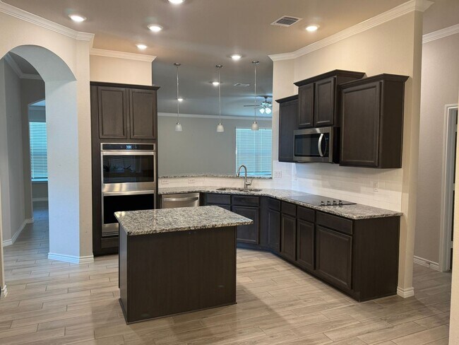 Primary Photo - GORGEOUS 3-bedroom 2-bathroom home in Ceda...