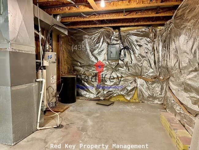 Building Photo - 410 W Single Family Home