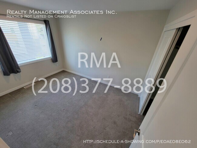Building Photo - 2292 W Kootenai St