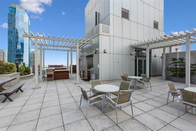 Building Photo - 105 Greene St