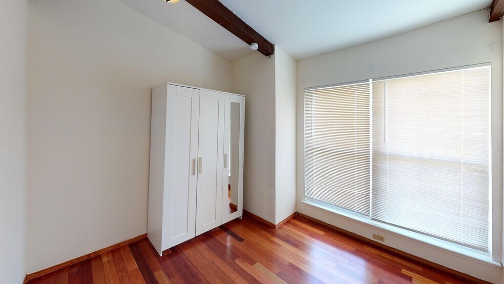 Building Photo - 1705 Cushing Park Dr
