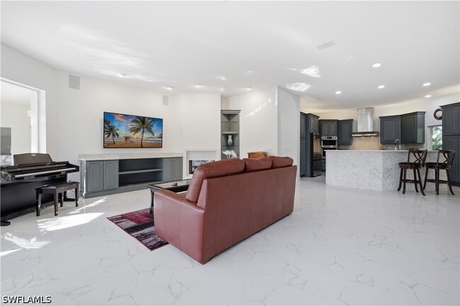 Building Photo - 27231 Lakeway Ct
