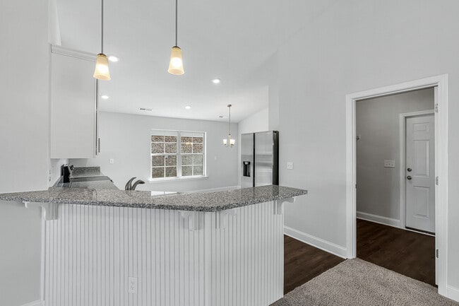 Building Photo - 201 Abercorn Dr
