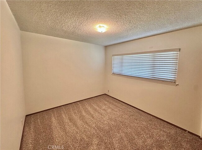 Building Photo - 509 California Dr