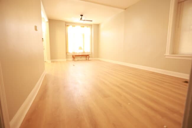 Building Photo - 637 W 59th St