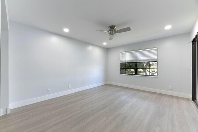 Building Photo - 22791 Trelawny Ter