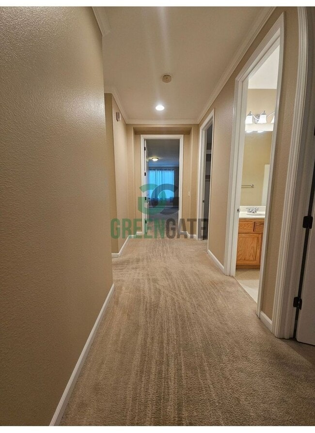 Building Photo - Spacious 4 Bedroom 3 Bath in Patterson! AV...