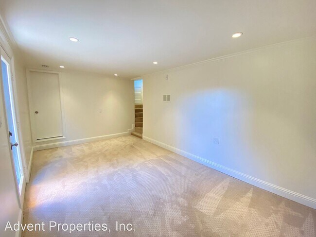 Building Photo - 3 br, 2 bath House - 4739 El Centro Ave