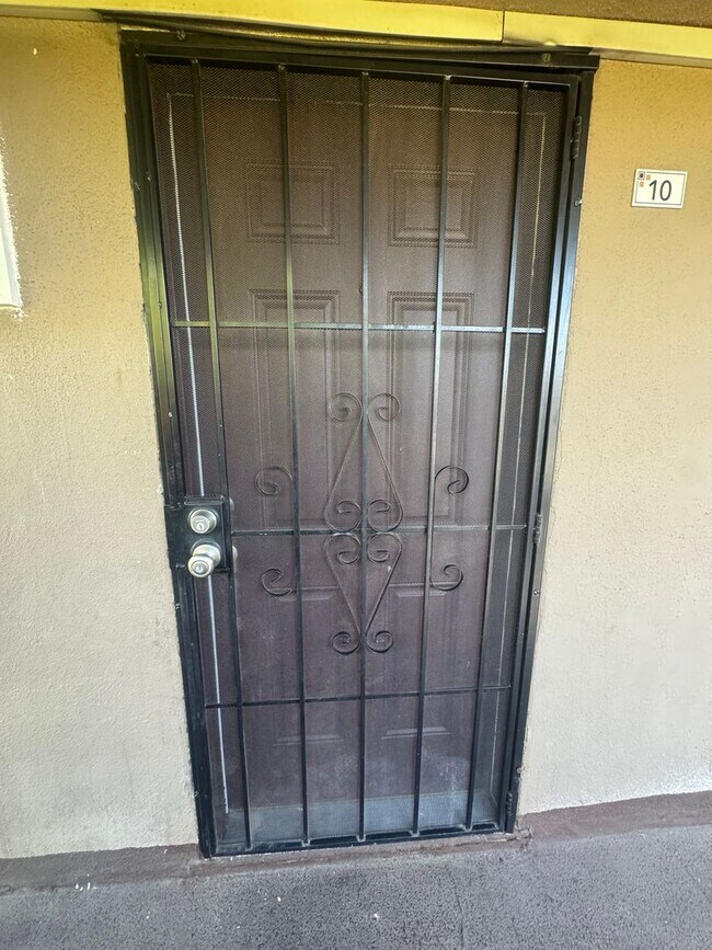 Building Photo - Welcome to SkyView Villa & Somerset Apartm...
