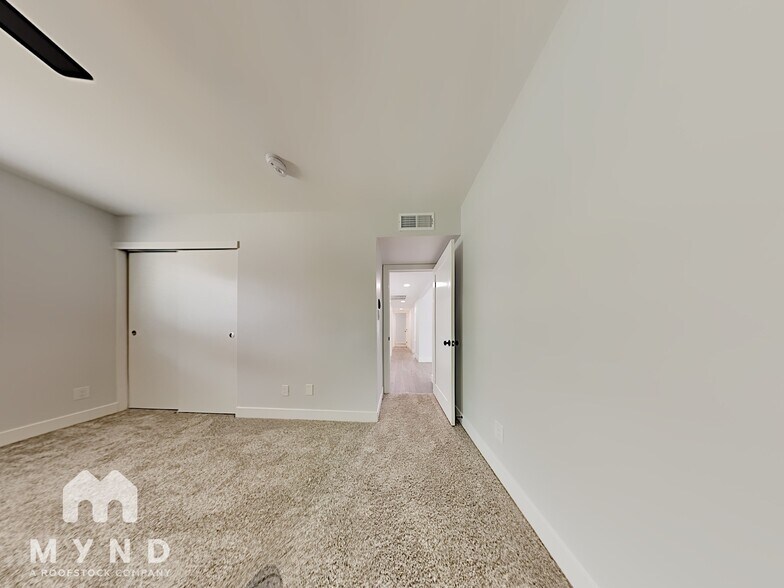 Building Photo - 2528 E Hermosa Dr
