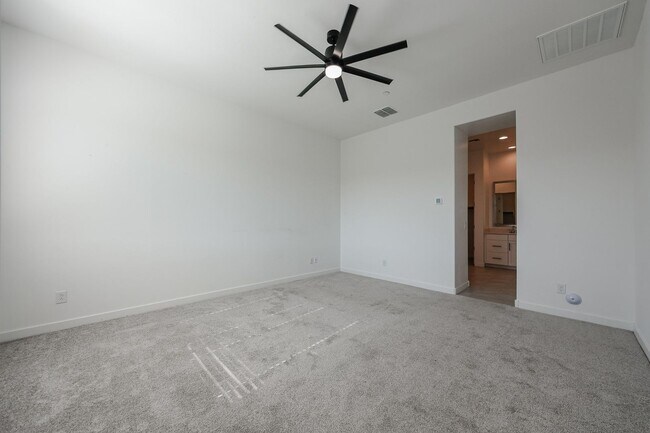 Building Photo - 31674 N 123rd Ave
