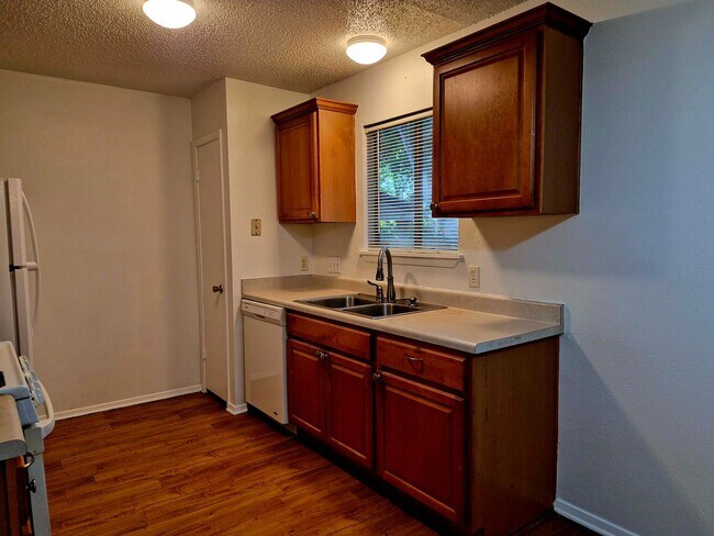Building Photo - Charming South Austin Home with Huge Backyard & Mature Trees