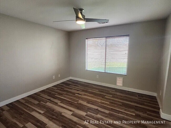 Building Photo - 8642 W Echo Ln