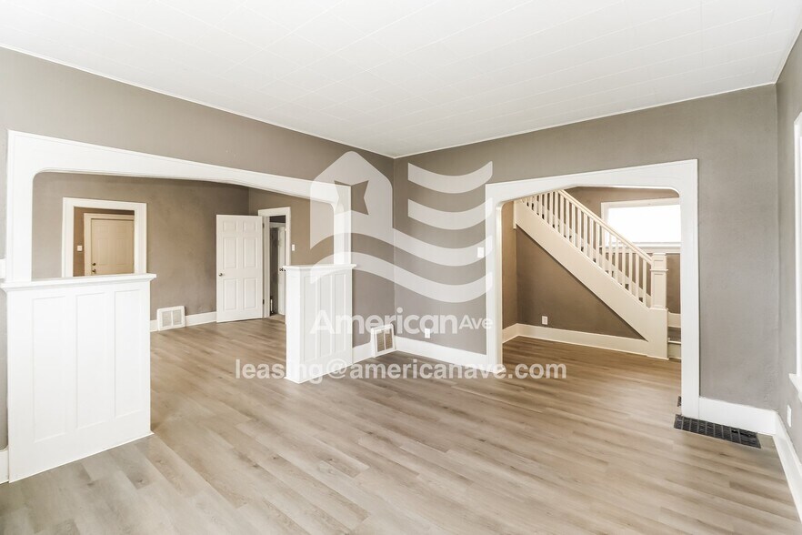 Building Photo - 831 S Walnut St