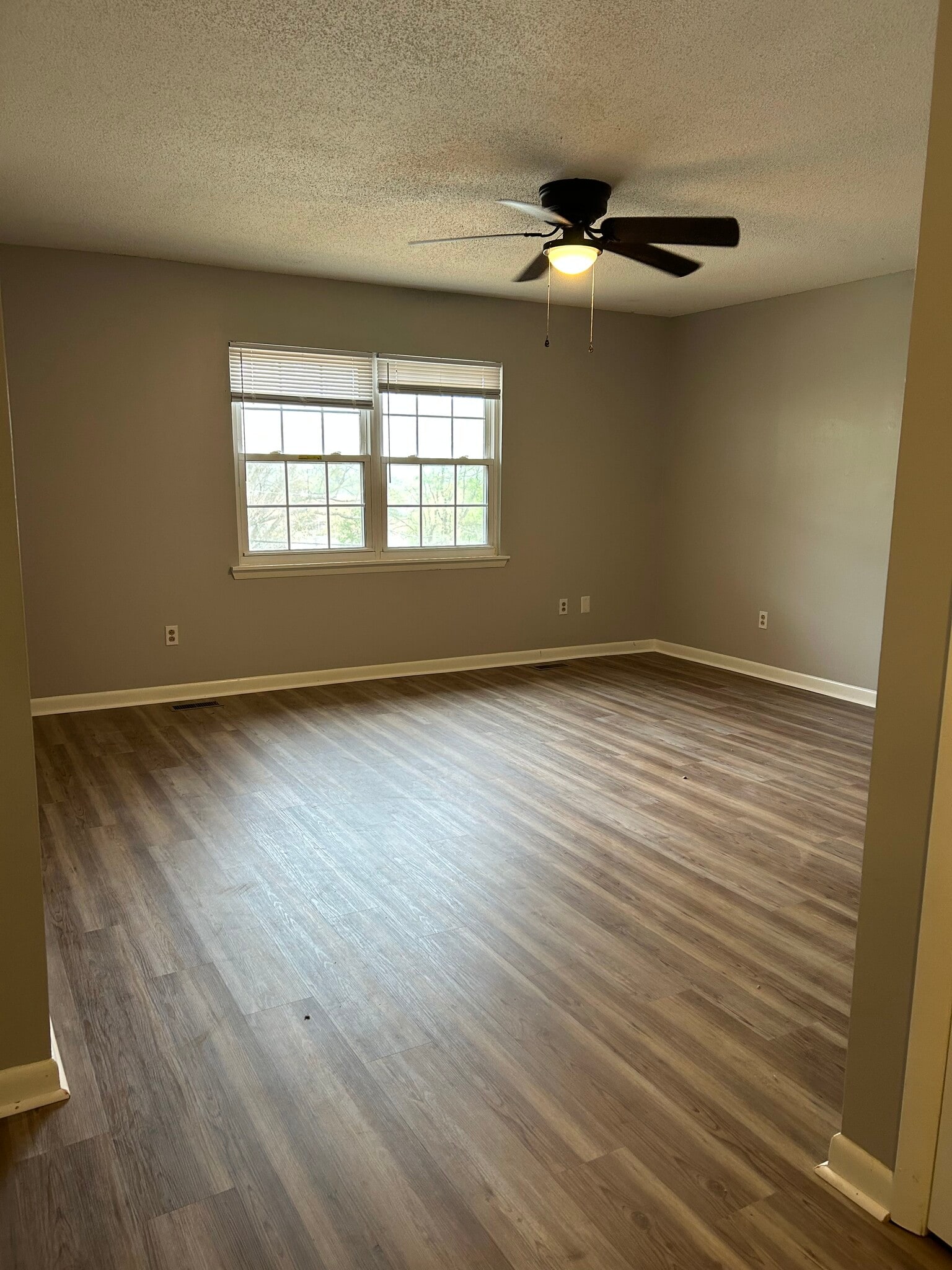 Building Photo - 406 Missionary Ave