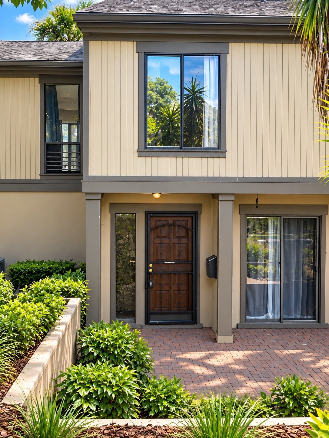 Building Photo - 666 Lake Villas Dr