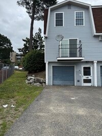 Building Photo - 1271 Pawtucket Blvd