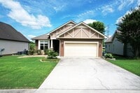 Building Photo - 955 Dodie Dr