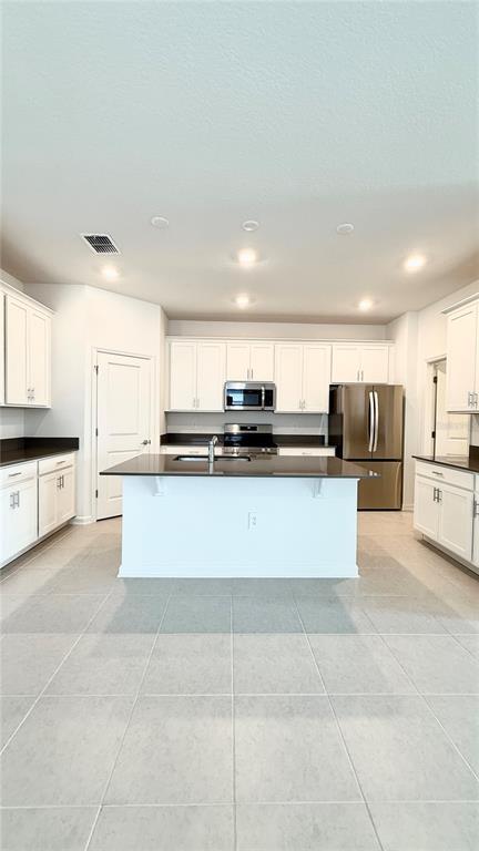 Building Photo - 3162 Armstrong Ave