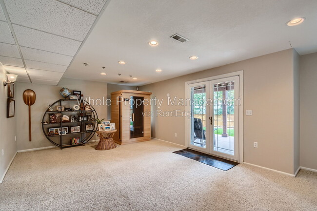 Building Photo - 9948 Deer Creek Ln