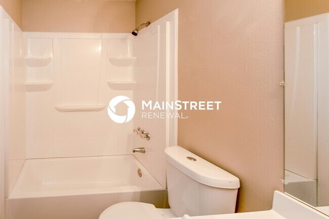 Building Photo - 3 Bedroom Pet-Friendly Home in Memphis, TN with Main Street Renewal