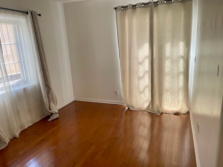 Building Photo - 1727 La Senda Pl
