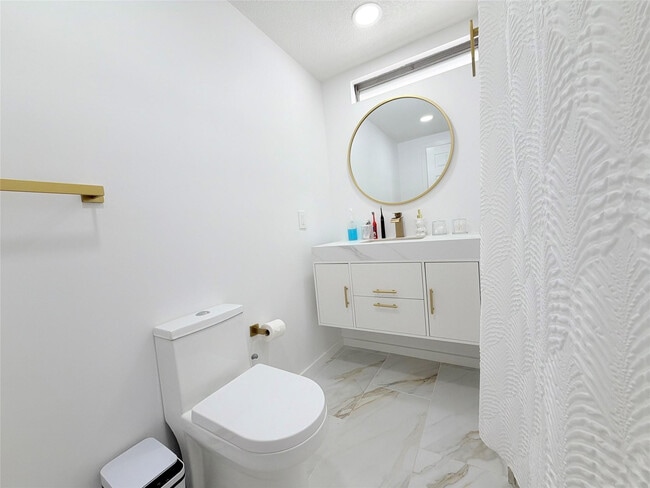 Building Photo - 5221 SW 25th Ave