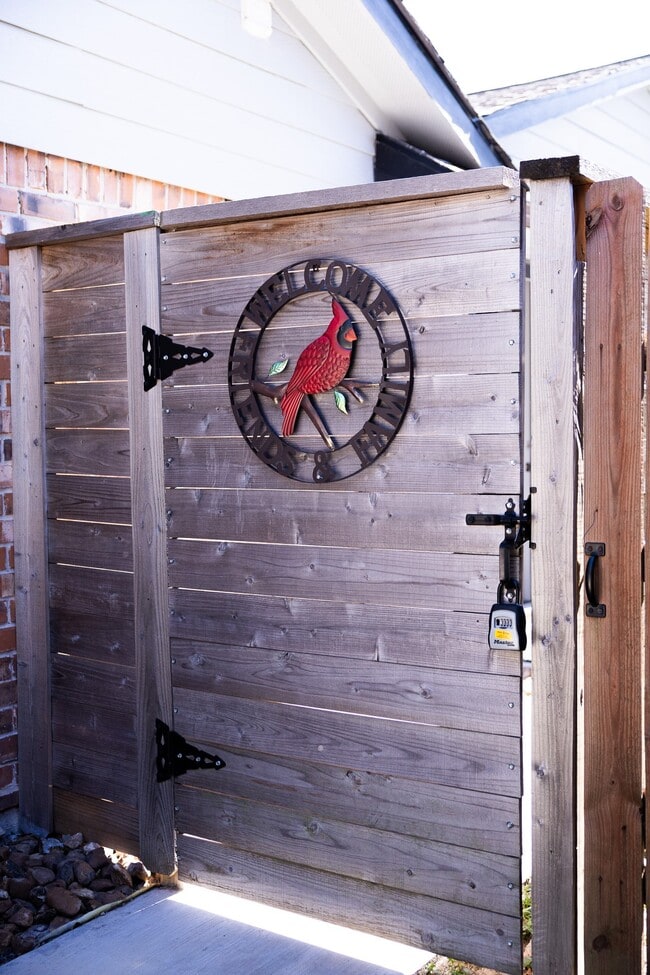 Building Photo - 10463 Alcott Dr