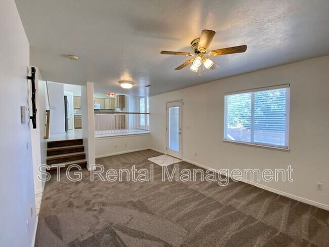 Building Photo - 2215 Chandler Dr