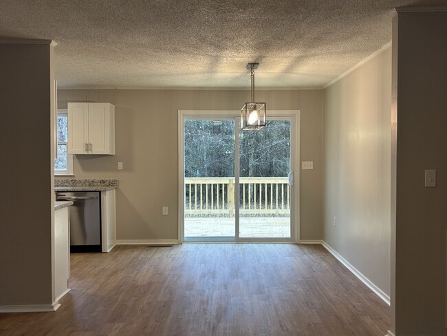 Building Photo - 6727 Seven Islands Rd