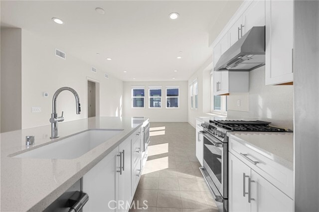 Building Photo - 19011 Main St