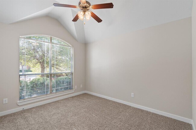 Building Photo - 19604 Moorlynch Ave