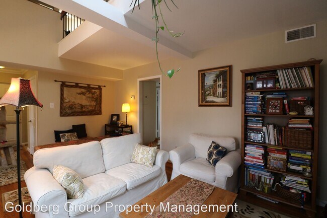 Building Photo - 2 br, 1 bath House - 3800 39th Street NW #...