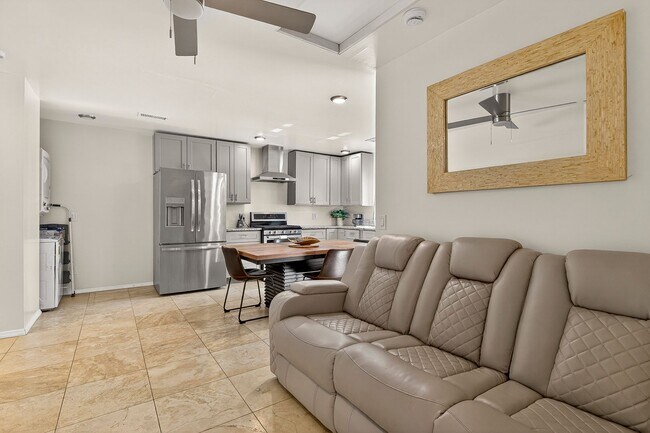 Building Photo - 4 Bedroom Flagstaff Rental