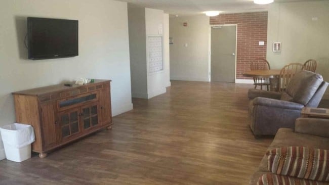  - Springhill Apartments