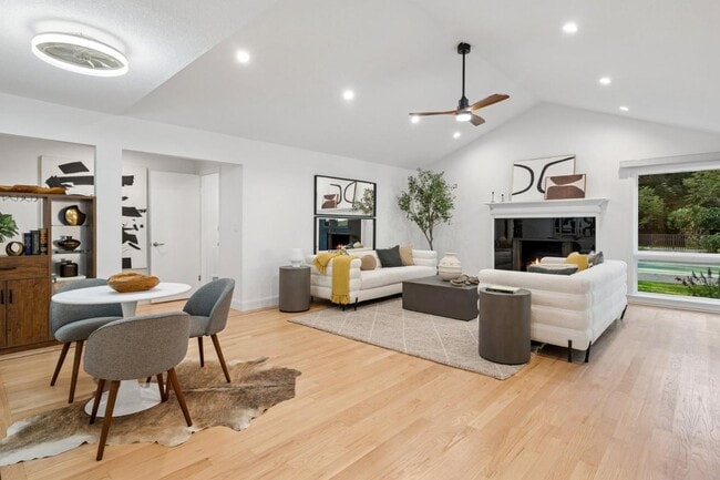 Building Photo - 243 Selby Ln