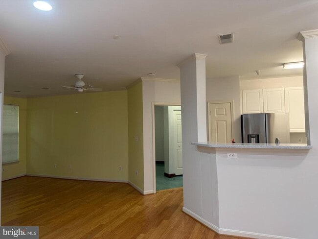 Building Photo - 8181 Carnegie Hall Ct
